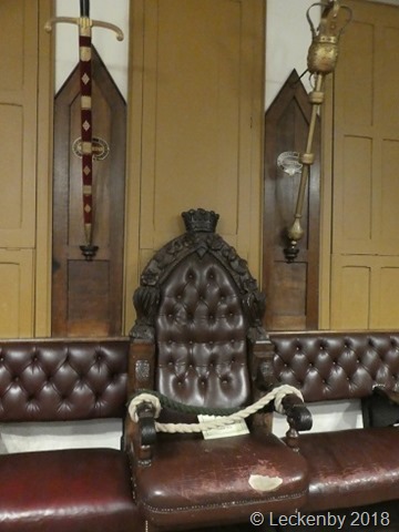 King's Arms seat